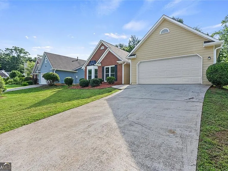 4680 Sterling Oaks Ct — Photo 1