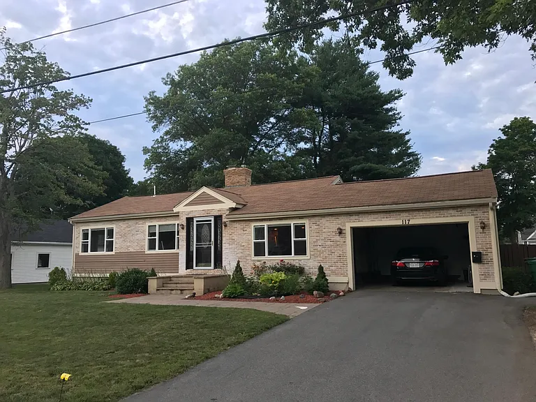 Front elevation, 1.5 car garage