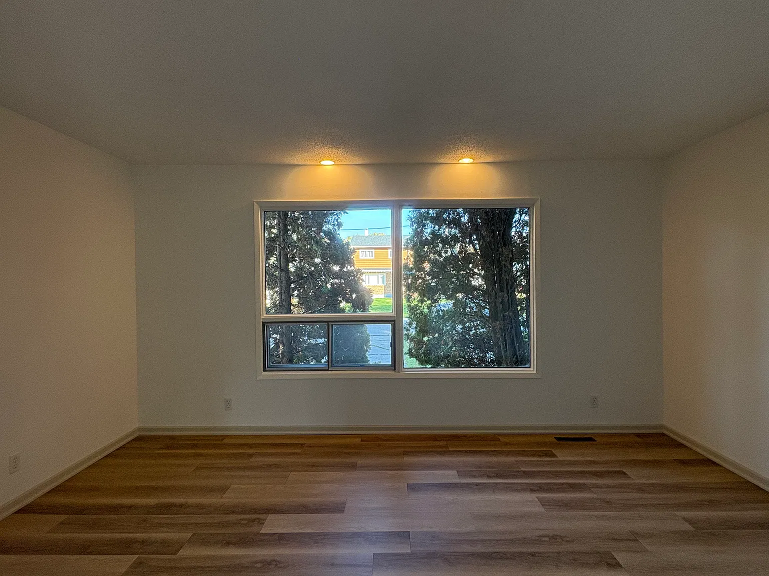 211 Harper Avenue - 213 — Photo 4