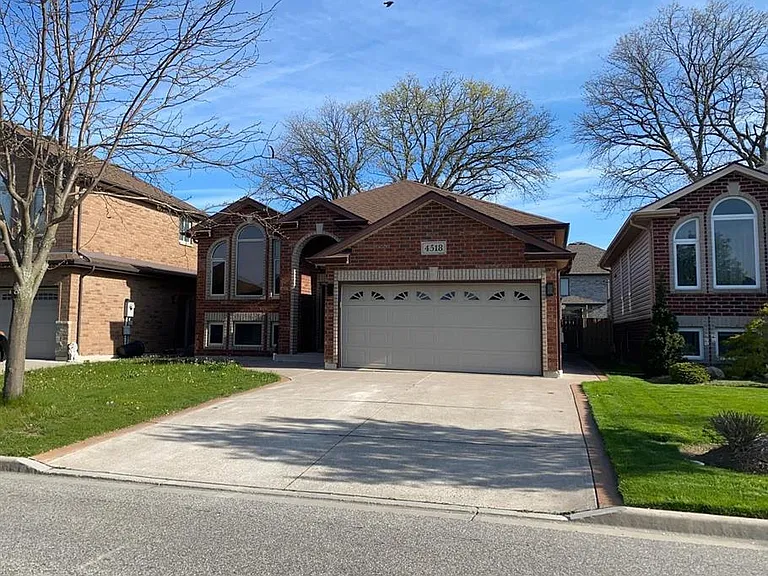 4518 Helsinki Cres — Photo 1