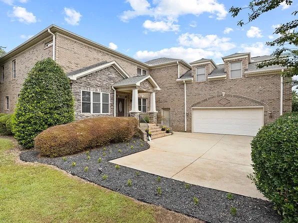 17 Ruby Lake Ln, Simpsonville, SC 29681