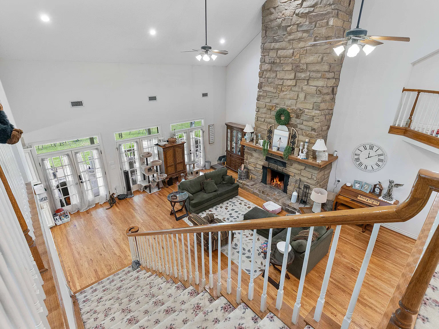 4 bed, 4300 sqft, $2,800 — Photo 1