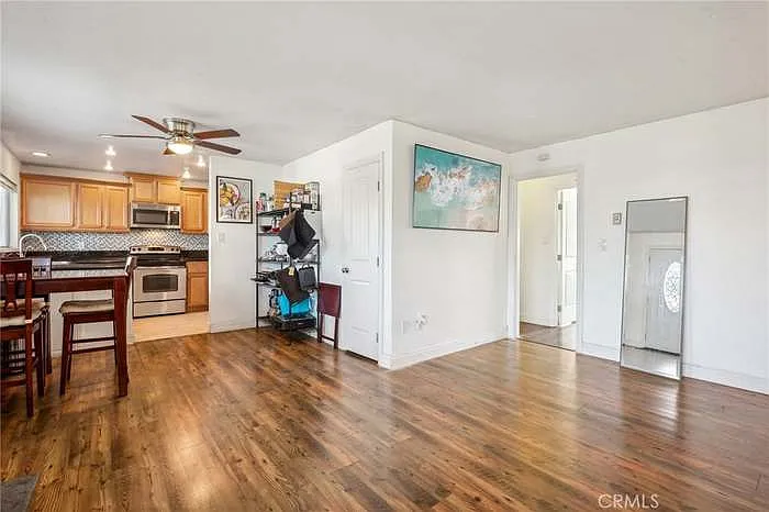 5530 Ackerfield Ave — Photo 1