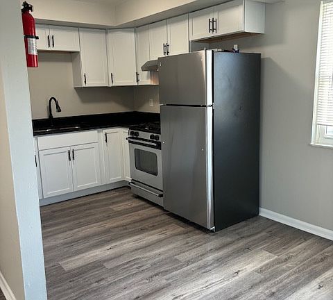 4th image of 1623 Portage Ave #2
