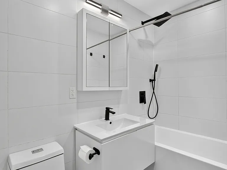 241 W 75th St #3C — Photo 6