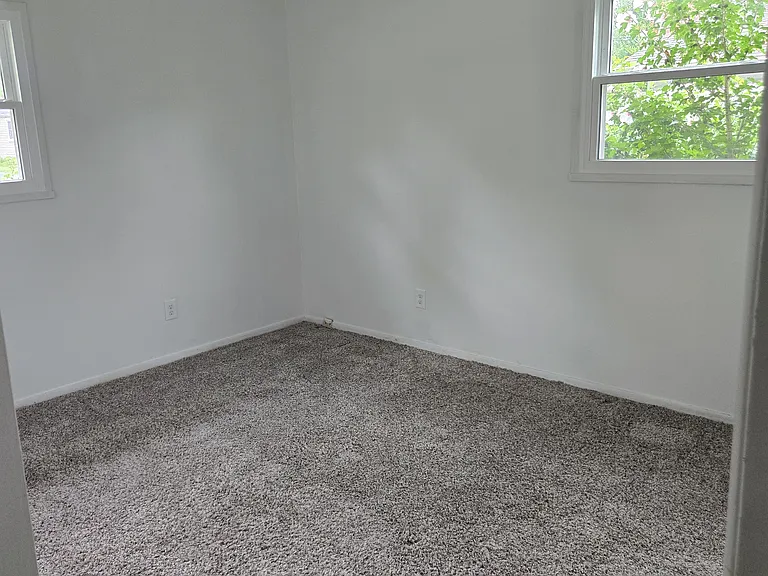 258 E Plum St — Photo 13