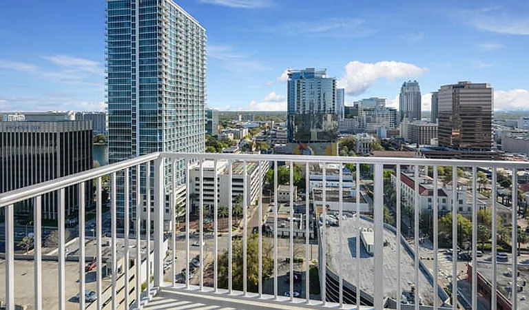 Skyhouse Orlando — Photo 22