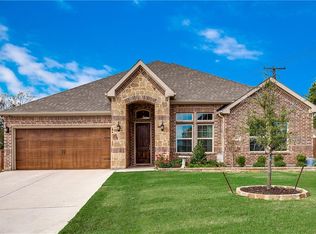401 Clear Creek Dr, Mansfield, TX 76063