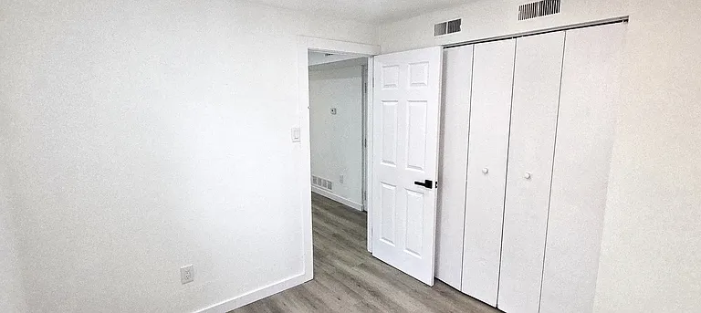 1023 Wallace Ave — Photo 10