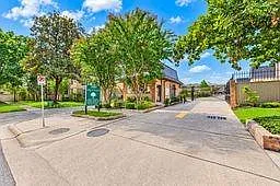 2400 N Braeswood Blvd #313