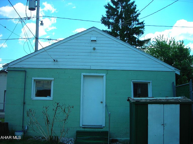 Listing photo 4