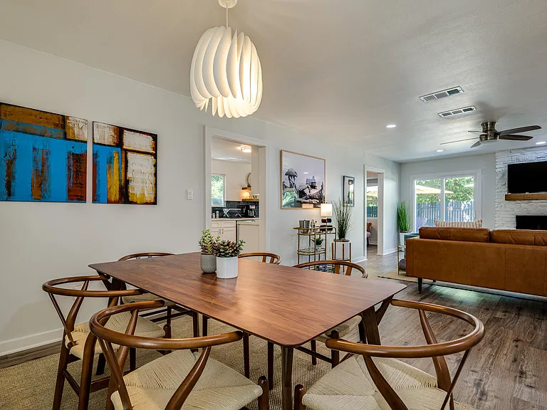 2202 Donna Dr — Photo 10