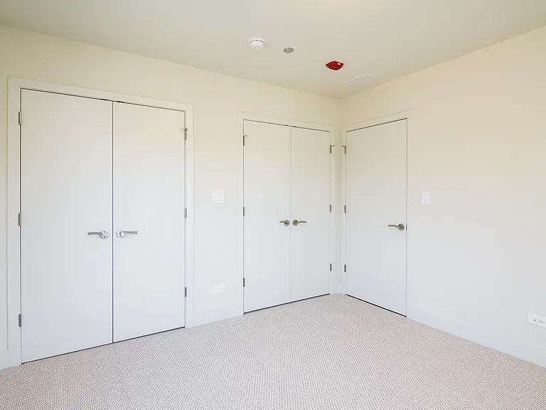 Vine Place Apartments — Photo 20