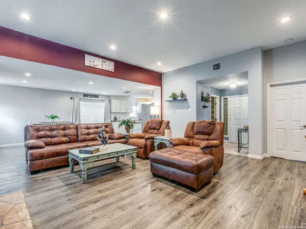 9214 Tree Village, San Antonio, TX 78250