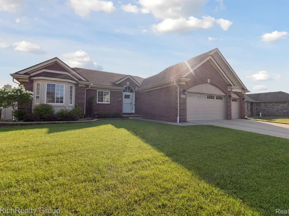 20149 Metzger Dr, Rockwood, MI 48173
