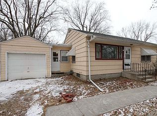 417 Hilltop Rd, Ames, IA 50014