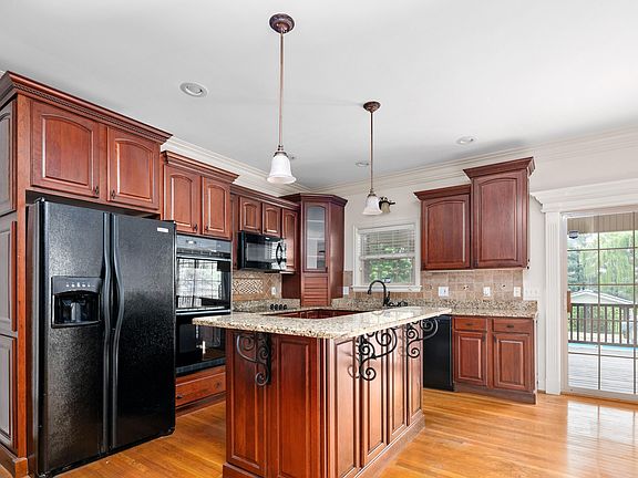 3rd image of 1031 Wil Rose Ln
