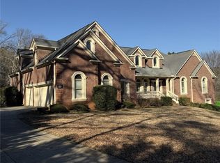 589 Cook Dr, Ellenwood, GA 30294