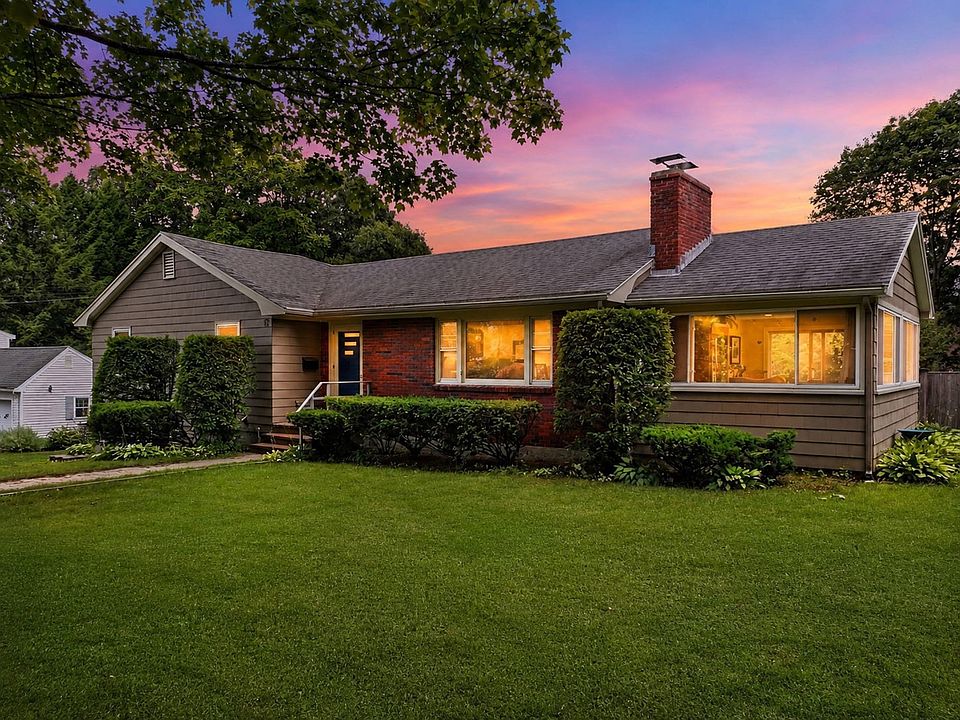 1st image of 12 Summer Hill Rd