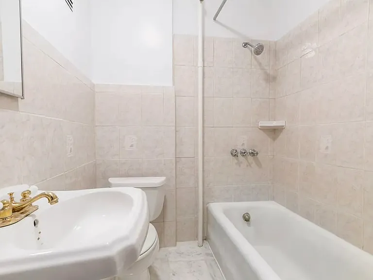 331 E 65th St #4N — Photo 7