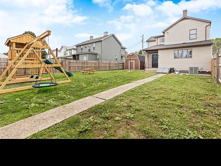 211 Lloyd Ave — Photo 2