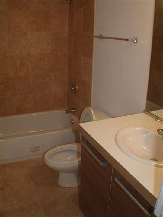 1st image of 1214 W Foster Ave