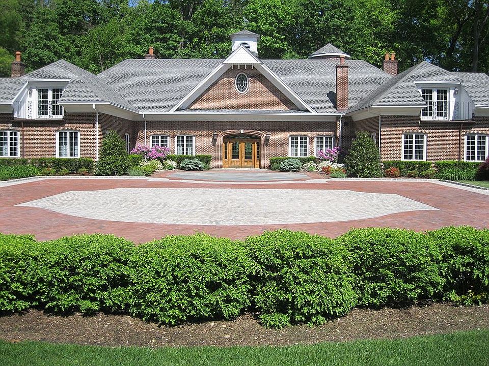 1st image of 49 Harbor Hill Dr