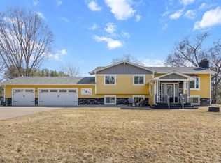 7728 Carole Dr, Lino Lakes, MN 55014