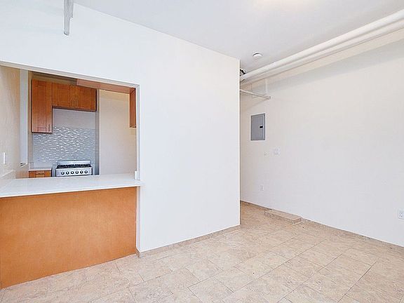 4th image of 583 W 177th St #Be1