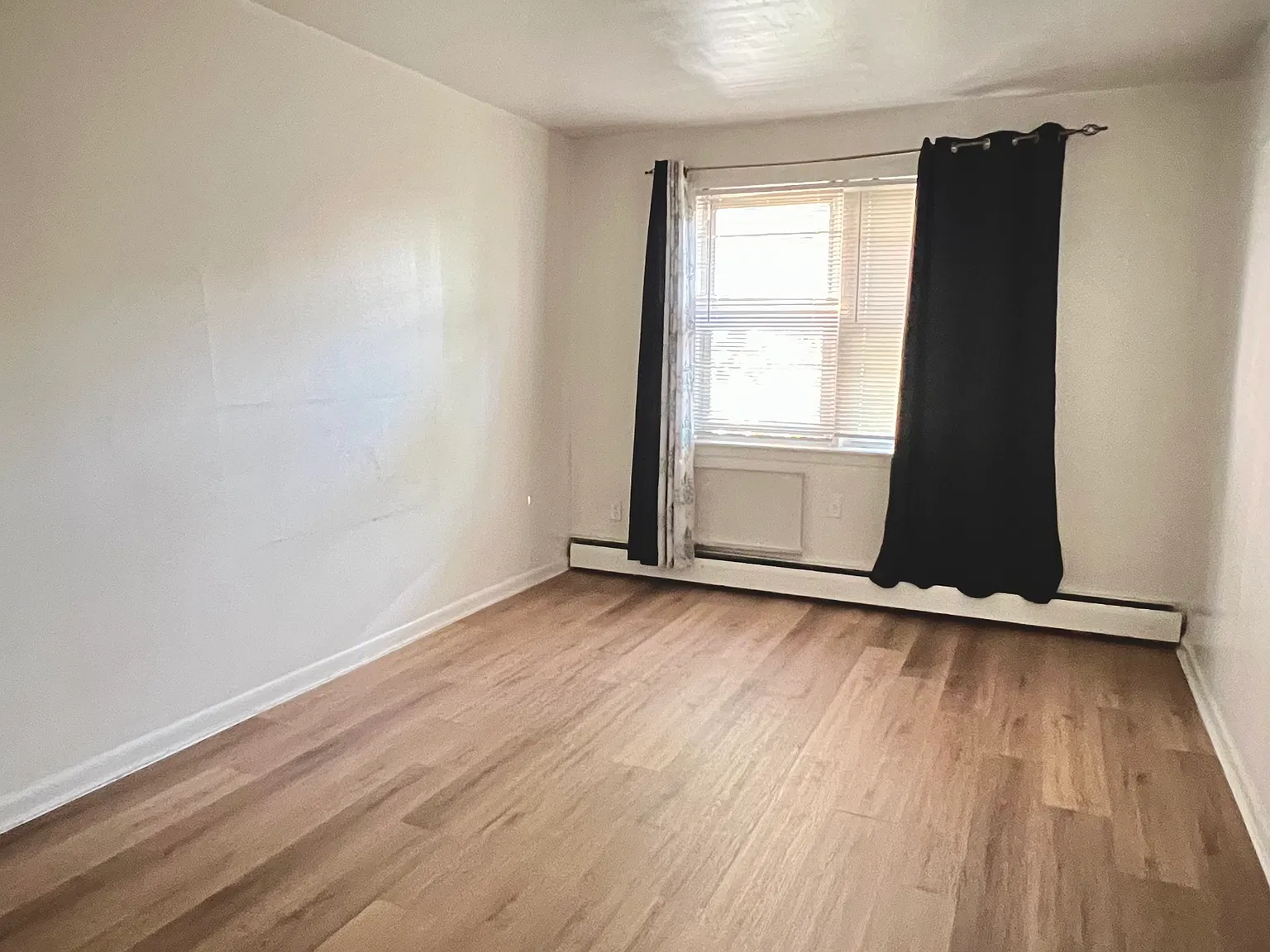 2 bed, 900 sqft, $2,600 — Photo 2