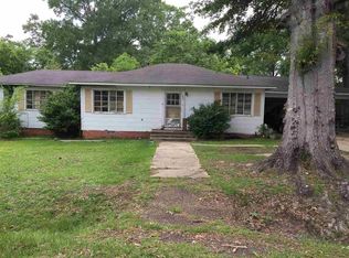 667 S Raleigh St, Forest, MS 39074