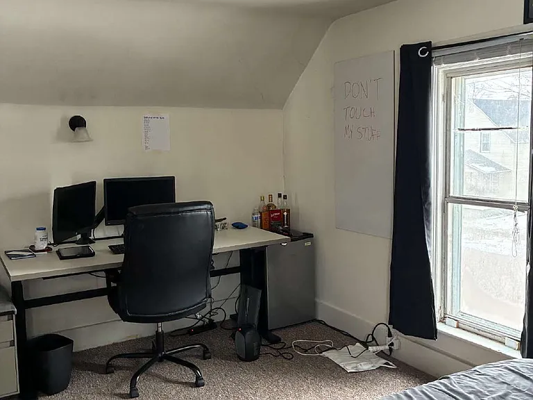 739 Chippewa St — Photo 13