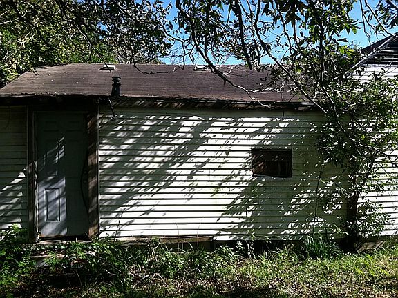 3rd image of 5505 Wipprecht St