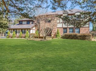 6 Ashleigh Drive, Saint James, NY 11780