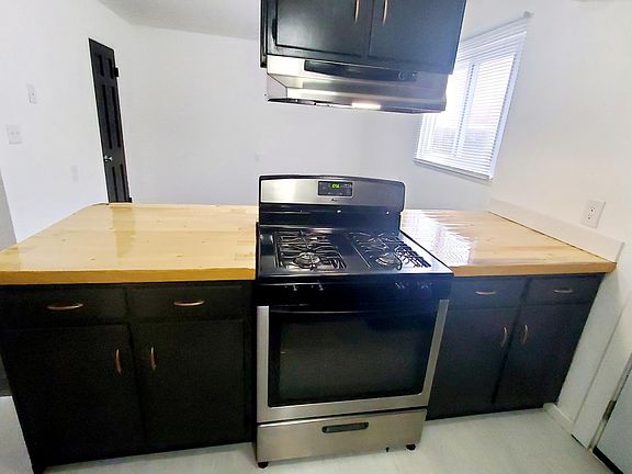 3rd image of 480 Zahn Dr Unit 4