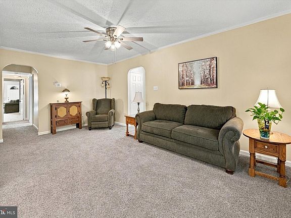 4th image of 35 Lynbrook Rd