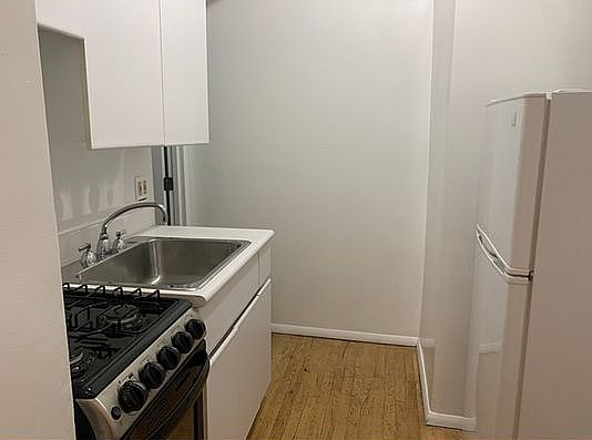 5th image of 1469 Lex Ave #28