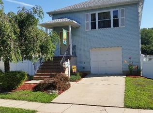 15 Oakwood Ter, Monroe Township, NJ 08831