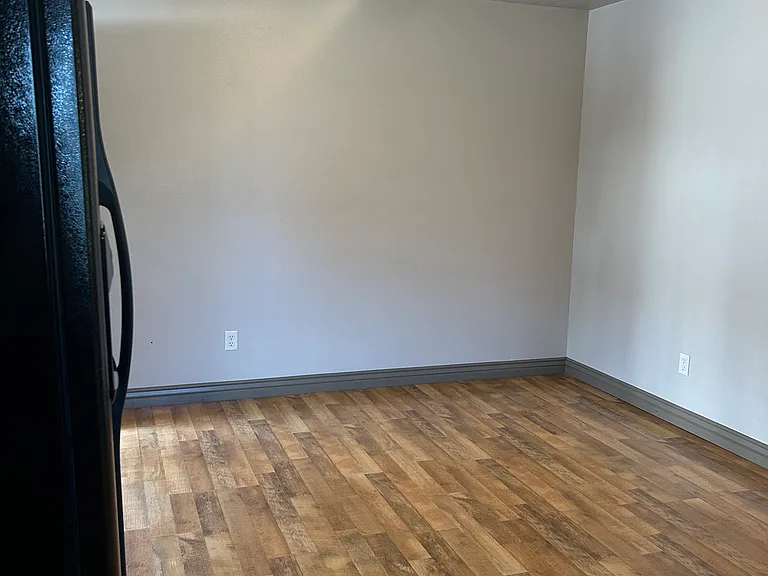 566 Sunflower Rd — Photo 3