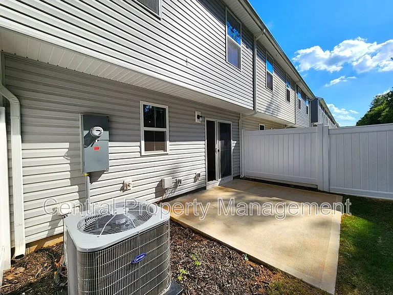 165 Sarnesfield Way — Photo 45