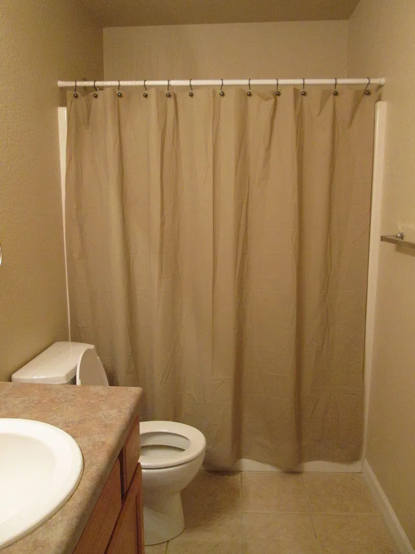 3 Bedroom 2 Bath home in Hollister, MO — Photo 4