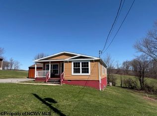 104 Clement St, Terra Alta, WV 26764