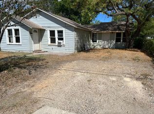 520 Riley St, Seguin, TX 78155
