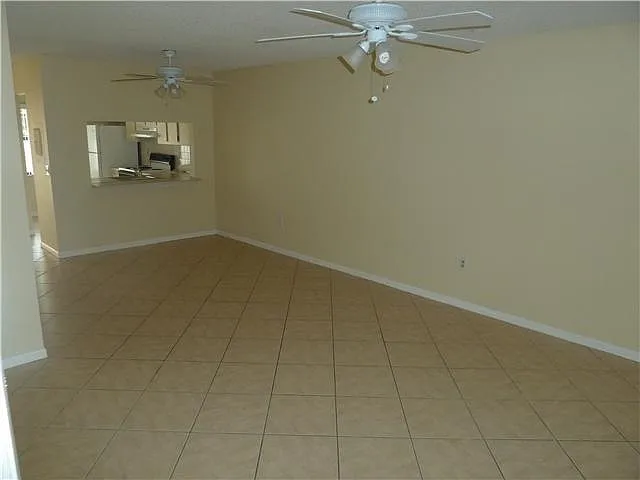 3 bed, 1144 sqft, $2,600 — Photo 2