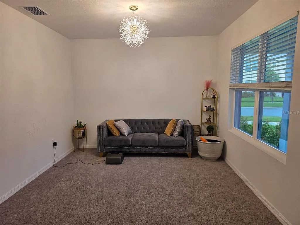 5 bed, 3.0 bath, 2605 sqft, $2,800 — Photo 4