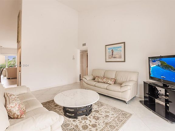 4th image of 1625 S Ocean Ln APT 286