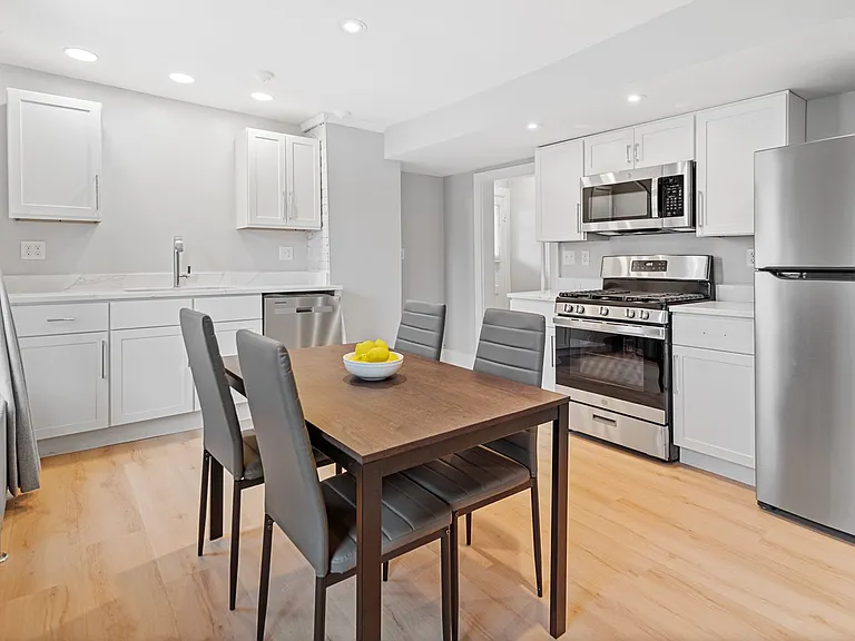 202 Stewart Ave — Photo 28