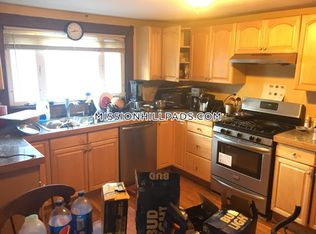 10 Stockwell St #1P, Boston, MA 02120