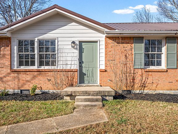 3rd image of 410 Lillie Belle Ln