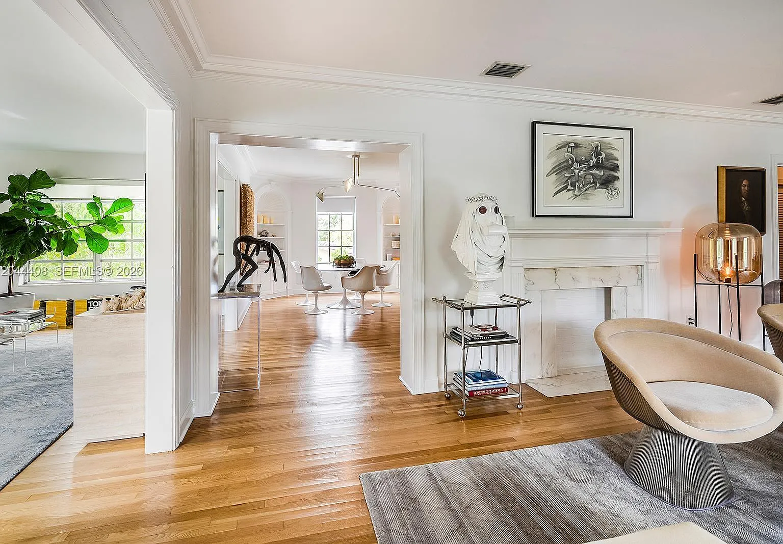 2 bed, 2.5 bath, 2400 sqft, $7,300 — Photo 4